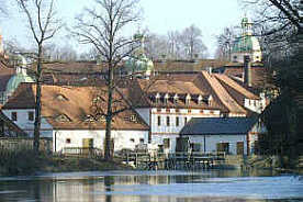 Kloster St. Marienthal direkt am Grenzfluss Neie